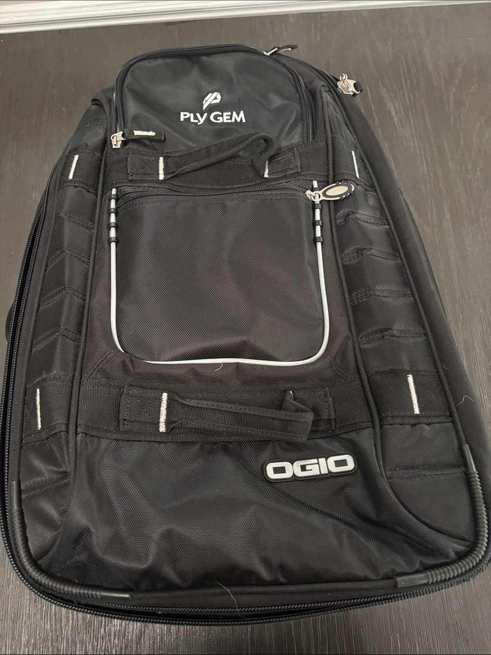 OGIO Kick start Black  Travel carry on